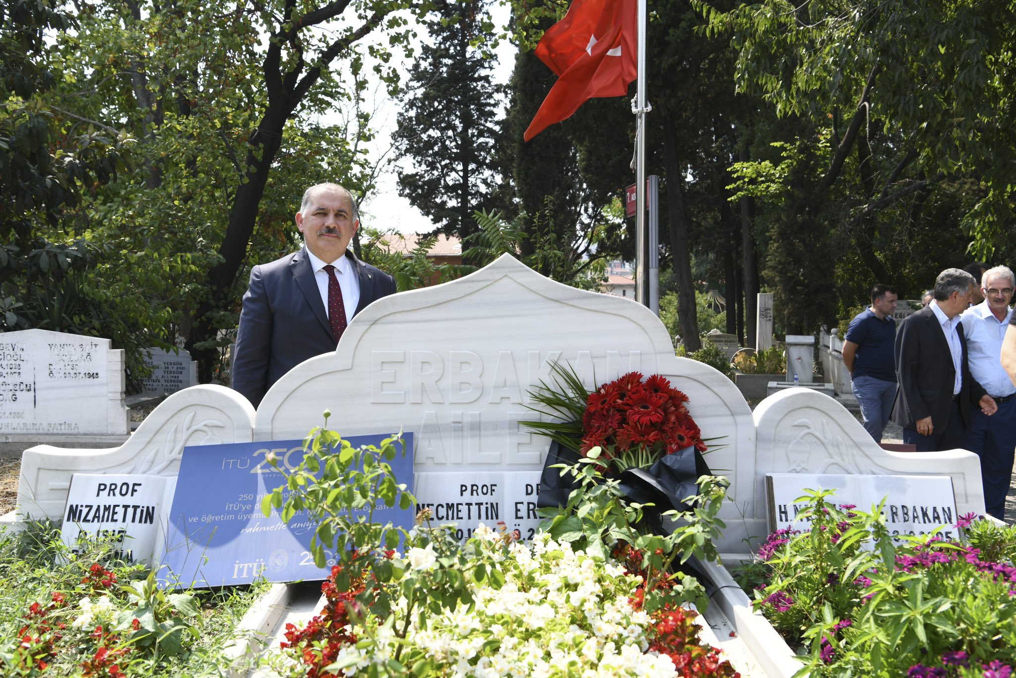 erbakan-mezar-ziyareti-1